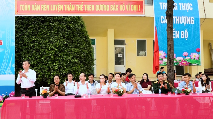 Sôi nổi Ngày chạy Olympic vì sức khỏe toàn dân 2026 tại xã Mỹ Đức- Ảnh 1.