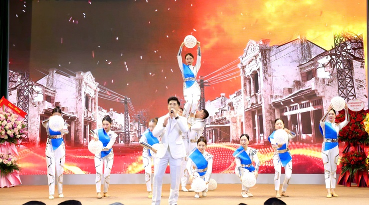 ĐOÀN TNCS HỒ CHÍ MINH XÃ THƯ LÂM LONG TRỌNG TỔ CHỨC LỄ KỶ NIỆM 95 NĂM NGÀY THÀNH LẬP ĐOÀN TNCS HỒ CHÍ MINH- Ảnh 4.