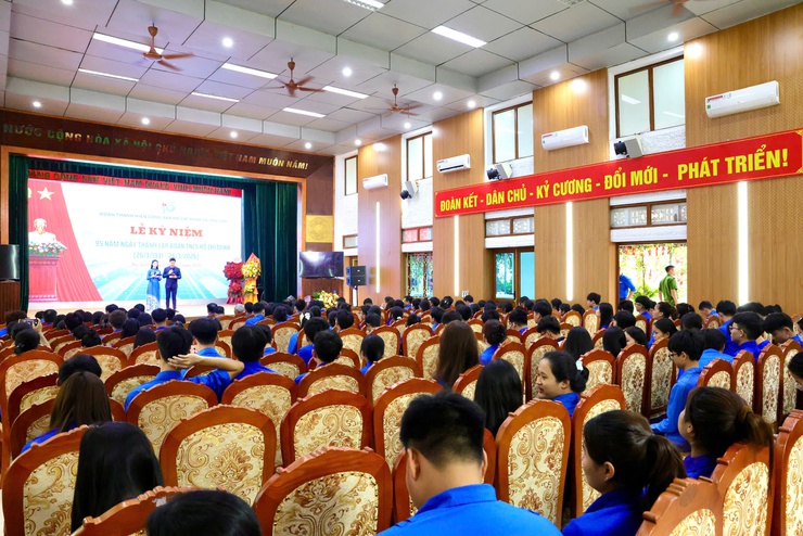 ĐOÀN TNCS HỒ CHÍ MINH XÃ THƯ LÂM LONG TRỌNG TỔ CHỨC LỄ KỶ NIỆM 95 NĂM NGÀY THÀNH LẬP ĐOÀN TNCS HỒ CHÍ MINH- Ảnh 6.