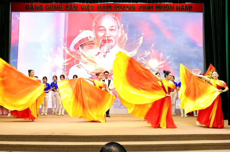 ĐOÀN TNCS HỒ CHÍ MINH XÃ THƯ LÂM LONG TRỌNG TỔ CHỨC LỄ KỶ NIỆM 95 NĂM NGÀY THÀNH LẬP ĐOÀN TNCS HỒ CHÍ MINH- Ảnh 7.