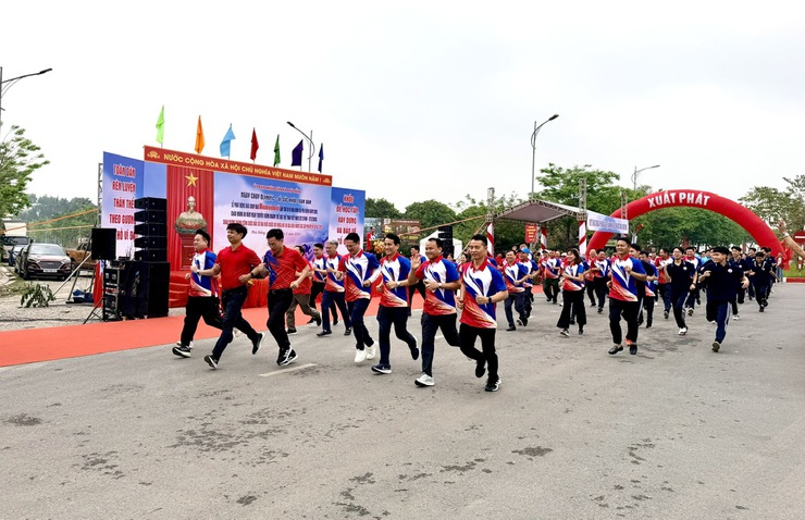 Xã Phù Đổng hưởng ứng phong trào chạy vì sức khỏe- Ảnh 2.