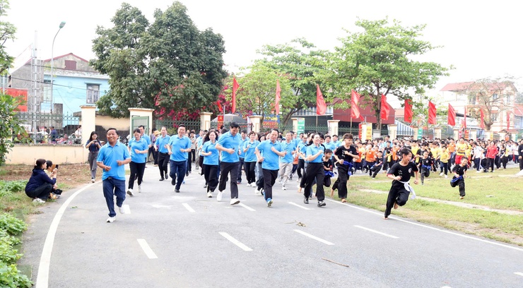 Sôi nổi Ngày chạy Olympic vì sức khỏe toàn dân năm 2026 tại xã Quảng Bị- Ảnh 6.