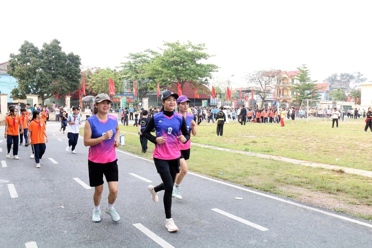 Sôi nổi Ngày chạy Olympic vì sức khỏe toàn dân năm 2026 tại xã Quảng Bị- Ảnh 13.