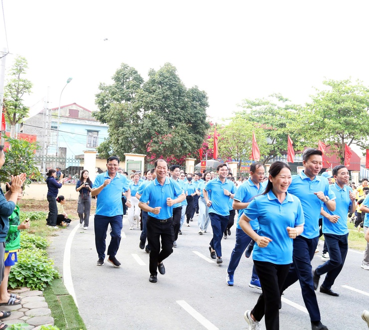 Sôi nổi Ngày chạy Olympic vì sức khỏe toàn dân năm 2026 tại xã Quảng Bị- Ảnh 8.