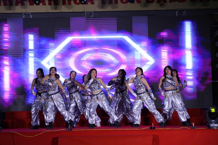 Chương trình liên hoan văn nghệ quần chúng chào mừng thành công cuộc bầu cử đại biểu Quốc hội khóa XVI và đại biểu HĐND các cấp, nhiệm kỳ 2026 – 2031- Ảnh 18.