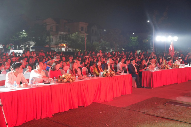 Chương trình liên hoan văn nghệ quần chúng chào mừng thành công cuộc bầu cử đại biểu Quốc hội khóa XVI và đại biểu HĐND các cấp, nhiệm kỳ 2026 – 2031- Ảnh 1.