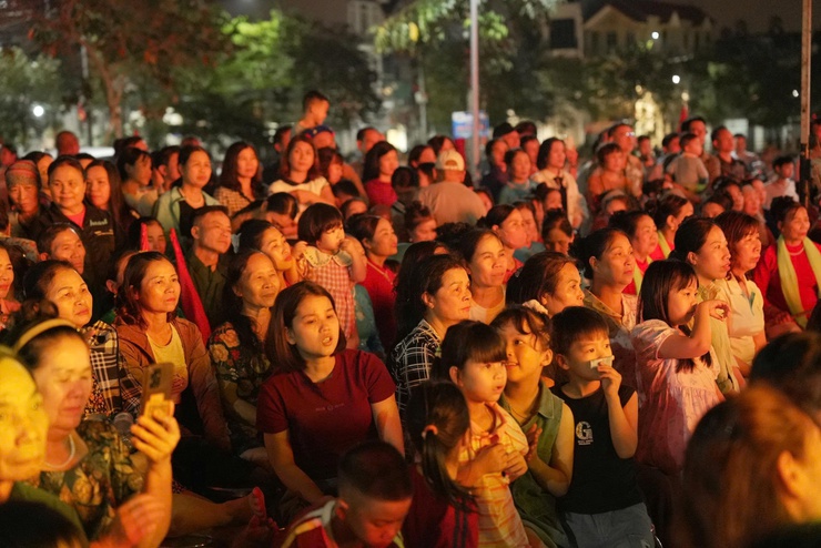 Chương trình liên hoan văn nghệ quần chúng chào mừng thành công cuộc bầu cử đại biểu Quốc hội khóa XVI và đại biểu HĐND các cấp, nhiệm kỳ 2026 – 2031- Ảnh 20.