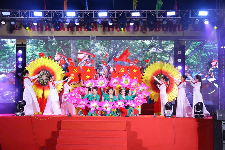 Chương trình liên hoan văn nghệ quần chúng chào mừng thành công cuộc bầu cử đại biểu Quốc hội khóa XVI và đại biểu HĐND các cấp, nhiệm kỳ 2026 – 2031- Ảnh 13.