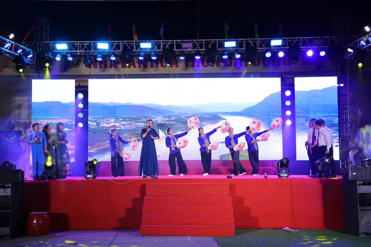 Chương trình liên hoan văn nghệ quần chúng chào mừng thành công cuộc bầu cử đại biểu Quốc hội khóa XVI và đại biểu HĐND các cấp, nhiệm kỳ 2026 – 2031- Ảnh 11.