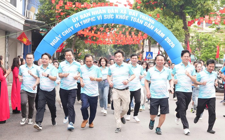 Bát Tràng: Hơn 800 vận động viên tham gia Ngày chạy Olympic và giải chạy Báo Hànộimới mở rộng lần thứ 51- Ảnh 6.