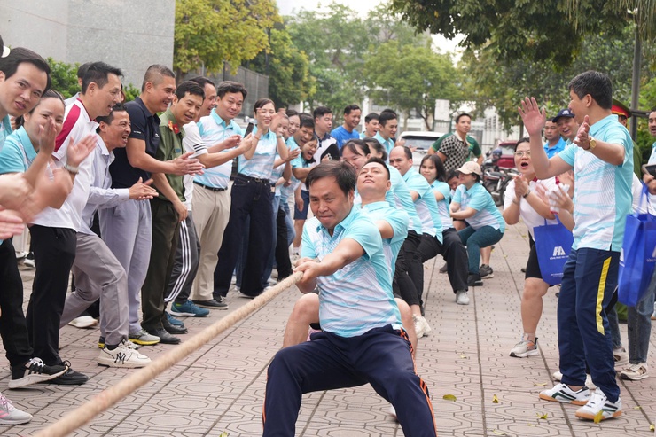 Bát Tràng: Hơn 800 vận động viên tham gia Ngày chạy Olympic và giải chạy Báo Hànộimới mở rộng lần thứ 51- Ảnh 11.