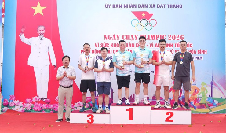 Bát Tràng: Hơn 800 vận động viên tham gia Ngày chạy Olympic và giải chạy Báo Hànộimới mở rộng lần thứ 51- Ảnh 16.