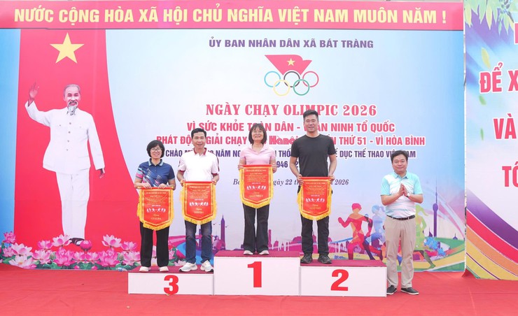 Bát Tràng: Hơn 800 vận động viên tham gia Ngày chạy Olympic và giải chạy Báo Hànộimới mở rộng lần thứ 51- Ảnh 17.