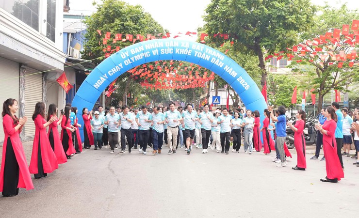 Bát Tràng: Hơn 800 vận động viên tham gia Ngày chạy Olympic và giải chạy Báo Hànộimới mở rộng lần thứ 51- Ảnh 5.