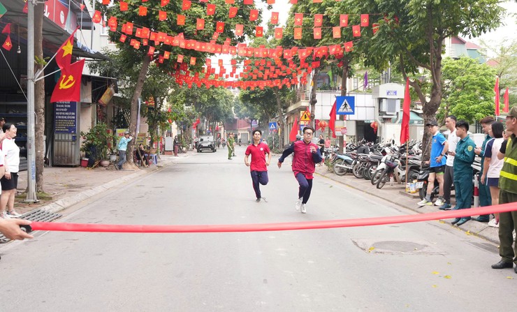 Bát Tràng: Hơn 800 vận động viên tham gia Ngày chạy Olympic và giải chạy Báo Hànộimới mở rộng lần thứ 51- Ảnh 10.