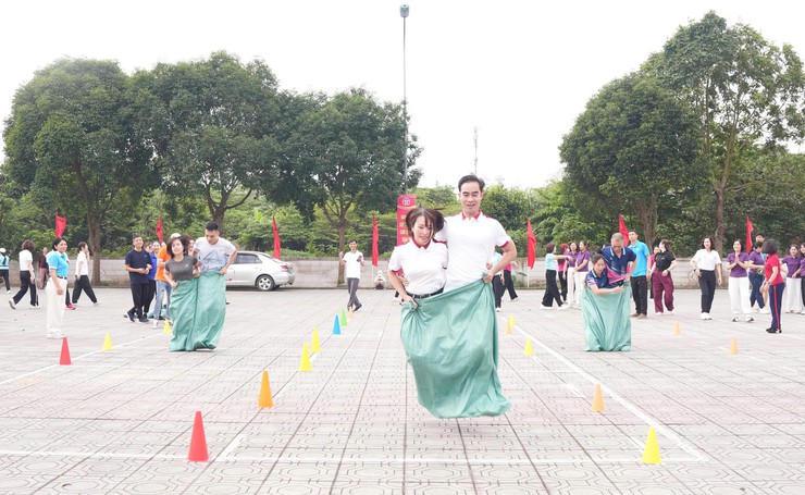 Bát Tràng: Hơn 800 vận động viên tham gia Ngày chạy Olympic và giải chạy Báo Hànộimới mở rộng lần thứ 51- Ảnh 13.