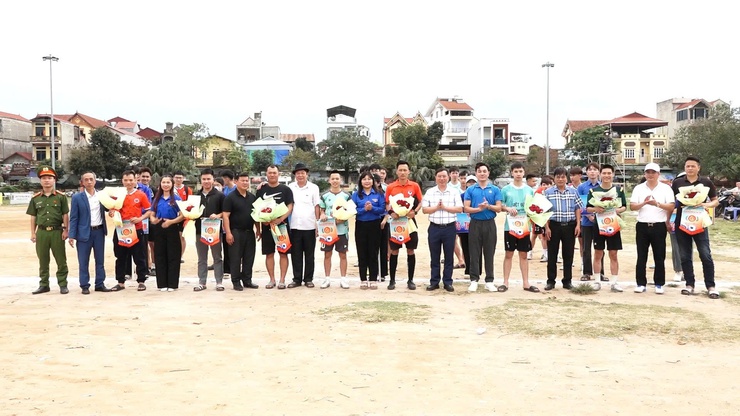 Giải bóng đá thanh niên Bình Đà chào mừng kỷ niệm 95 năm ngày thành lập đoàn TNCS Hồ Chí Minh, mừng lễ hội cổ truyền làng Bình Đà năm 2026- Ảnh 2.