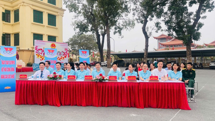 Hơn 1000 cán bộ, nhân dân xã Phúc Thọ tham gia Ngày chạy Olympic vì sức khoẻ toàn dân năm 2026- Ảnh 2.