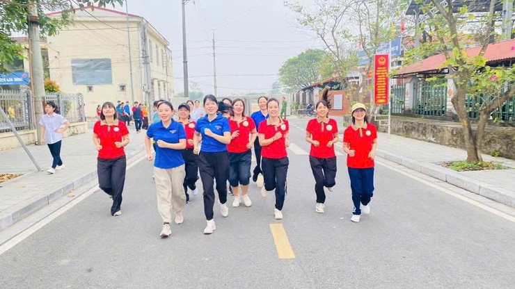 Hơn 1000 cán bộ, nhân dân xã Phúc Thọ tham gia Ngày chạy Olympic vì sức khoẻ toàn dân năm 2026- Ảnh 7.
