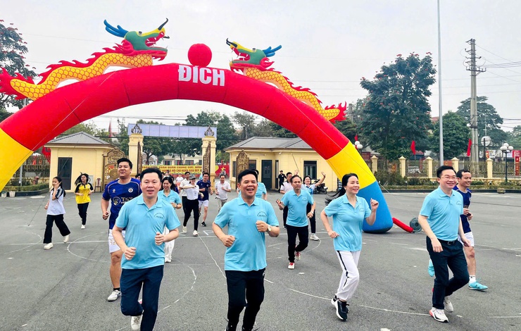 Hơn 1000 cán bộ, nhân dân xã Phúc Thọ tham gia Ngày chạy Olympic vì sức khoẻ toàn dân năm 2026- Ảnh 8.