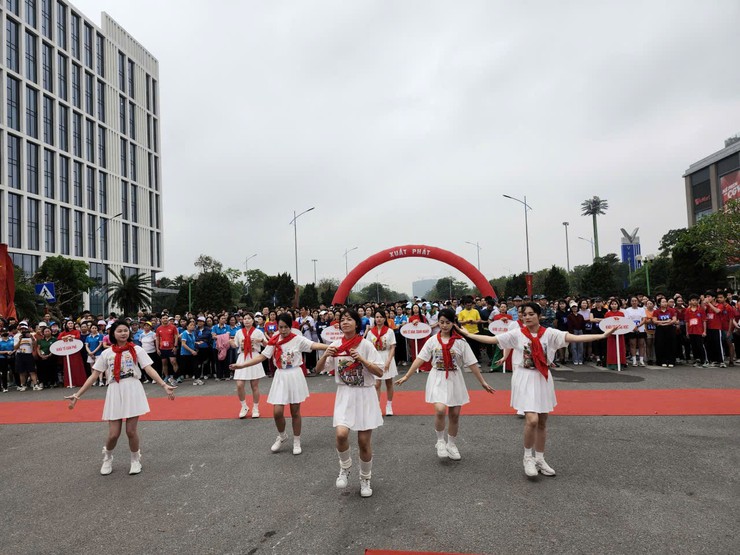 Lan tỏa Ngày chạy Olympic vì sức khỏe toàn dân năm 2026 tại phường Phúc Lợi- Ảnh 1.