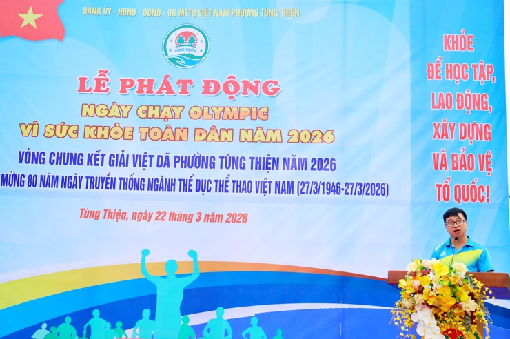Sôi nổi Ngày chạy Olympic vì sức khỏe toàn dân phường Tùng Thiện năm 2026 : Lan tỏa tinh thần 
“ Khỏe để xây dựng và bảo vệ Tổ Quốc ’’- Ảnh 1.