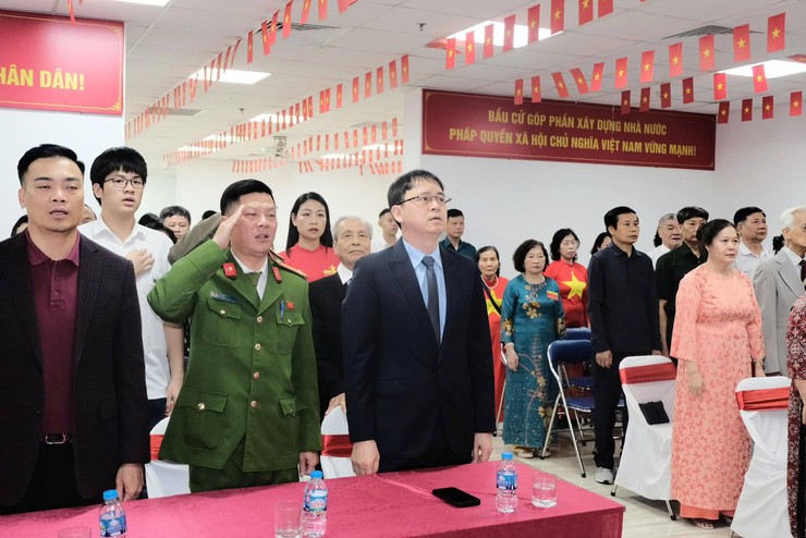 LỄ KHAI MẠC BẦU CỬ ĐẠI BIỂU QUỐC HỘI KHOÁ XVI VÀ HĐND CÁC CẤP NHIỆM KỲ 2026-2031 TRÊN ĐỊA BÀN PHƯỜNG VĨNH TUY- Ảnh 1.