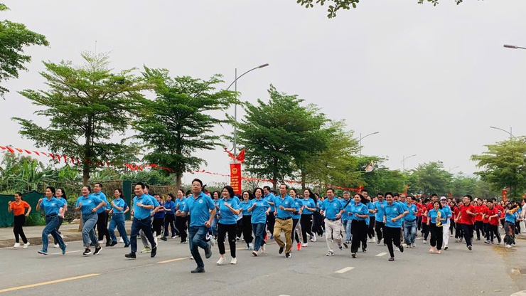 Trên 600 vận động viên phường Tây Tựu sôi nổi tham gia Ngày chạy Olympic vì sức khoẻ toàn dân và Giải chạy Báo Hà Nội Mới năm 2026- Ảnh 3.