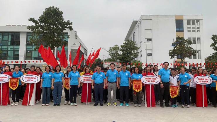 Trên 600 vận động viên phường Tây Tựu sôi nổi tham gia Ngày chạy Olympic vì sức khoẻ toàn dân và Giải chạy Báo Hà Nội Mới năm 2026- Ảnh 1.