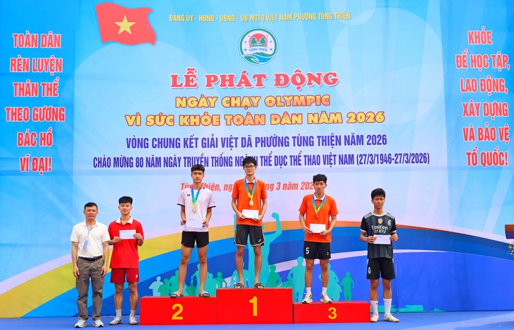 Sôi nổi Ngày chạy Olympic vì sức khỏe toàn dân phường Tùng Thiện năm 2026 : Lan tỏa tinh thần 
“ Khỏe để xây dựng và bảo vệ Tổ Quốc ’’- Ảnh 10.