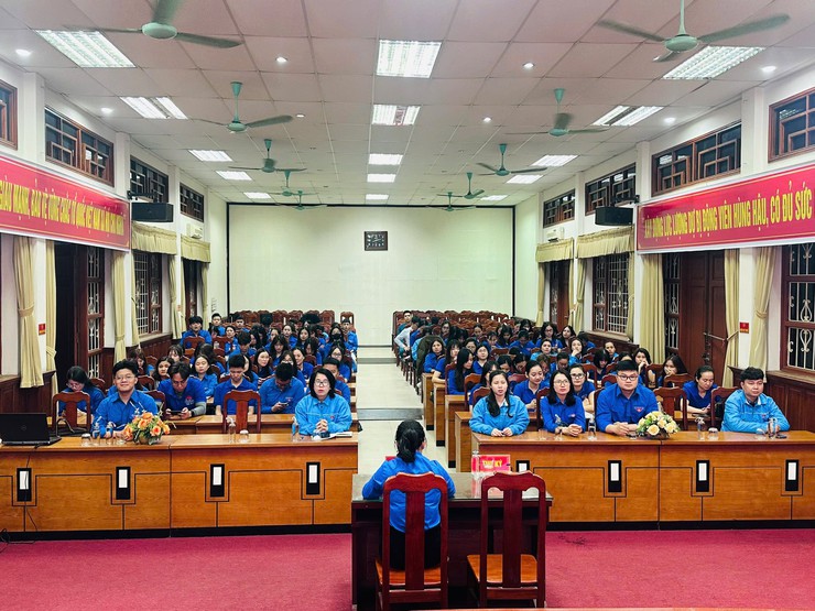 ĐOÀN THANH NIÊN PHƯỜNG TỔ CHỨC HỘI NGHỊ MẠN ĐÀM TIỂU SỬ CỦA NGƯỜI ỨNG CỬ ĐẠI BIỂU QUỐC HỘI KHOÁ XVI VÀ ĐẠI BIỂU HĐND CÁC CẤP, NHIỆM KỲ 226-2031- Ảnh 2.