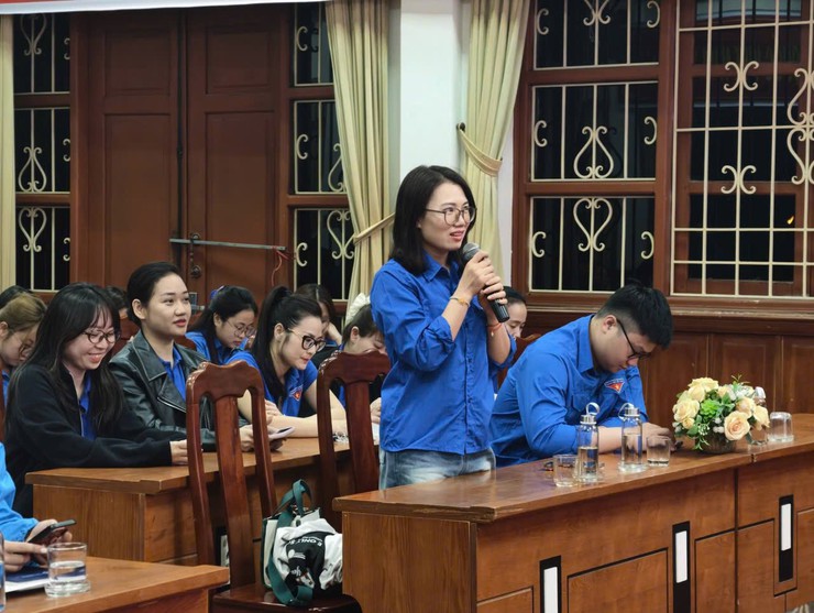 ĐOÀN THANH NIÊN PHƯỜNG TỔ CHỨC HỘI NGHỊ MẠN ĐÀM TIỂU SỬ CỦA NGƯỜI ỨNG CỬ ĐẠI BIỂU QUỐC HỘI KHOÁ XVI VÀ ĐẠI BIỂU HĐND CÁC CẤP, NHIỆM KỲ 226-2031- Ảnh 8.