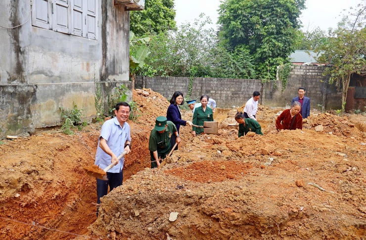 Xã Đoài Phương khởi công xây nhà Đại đoàn kết chào mừng thành công cuộc bầu cử- Ảnh 2.