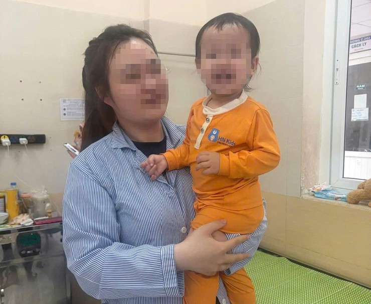 Bệnh viện Đa khoa Đức Giang khuyến cáo phát hiện sớm Tay chân miệng ở trẻ để tránh biến chứng nặng- Ảnh 1.