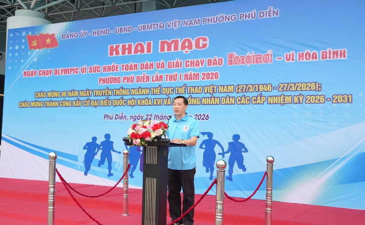 Phường Phú Diễn: Gần 1.000 vận động viên hưởng ứng Ngày chạy Olympic vì sức khỏe toàn dân
- Ảnh 6.