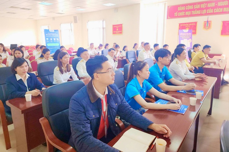 Xã Thạch Thất: Thuế cơ sở 22 Hà Nội ra quân đồng hành cùng hộ kinh doanh tuân thủ pháp luật thuế- Ảnh 2.