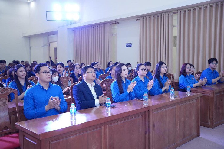 PHƯỜNG LÁNG: VIẾT TIẾP BẢN SẮC "CHỦ NHẬT XANH" VÌ CỘNG ĐỒNG - Ảnh 2.