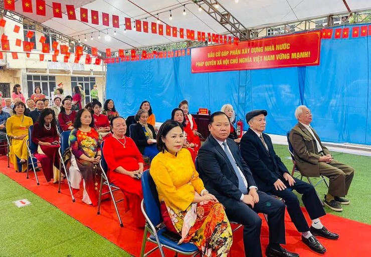 LỄ KHAI MẠC BẦU CỬ ĐẠI BIỂU QUỐC HỘI KHOÁ XVI VÀ HĐND CÁC CẤP NHIỆM KỲ 2026-2031 TRÊN ĐỊA BÀN PHƯỜNG VĨNH TUY- Ảnh 3.