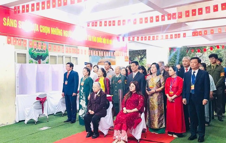 LỄ KHAI MẠC BẦU CỬ ĐẠI BIỂU QUỐC HỘI KHOÁ XVI VÀ HĐND CÁC CẤP NHIỆM KỲ 2026-2031 TRÊN ĐỊA BÀN PHƯỜNG VĨNH TUY- Ảnh 4.