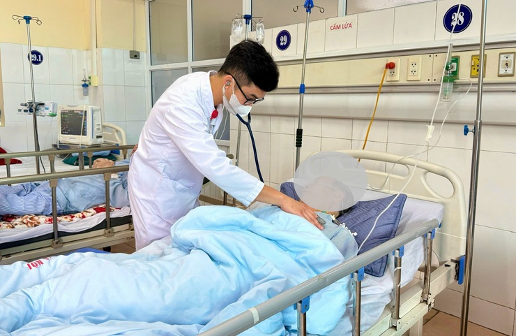 Bệnh lao sẽ được chữa khỏi hoàn toàn nếu chúng ta phát hiện sớm và tuân thủ nguyên tắc: "Đúng thuốc - Đúng liều - Đủ thời gian"- Ảnh 1.