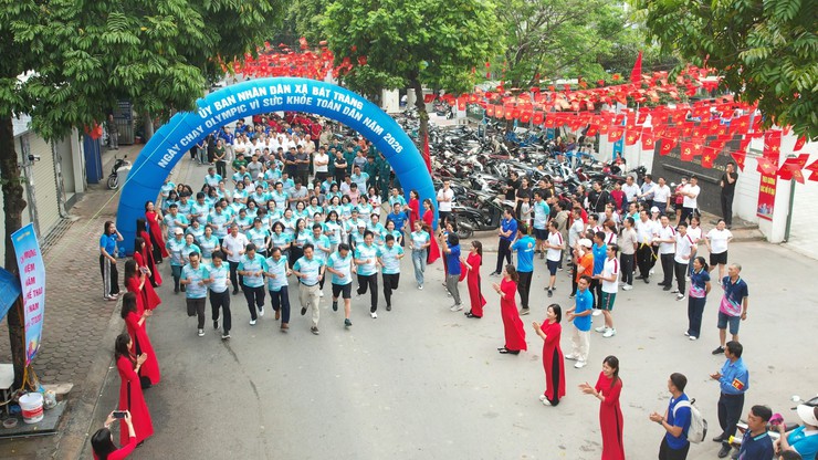 Bát Tràng: Hơn 800 vận động viên tham gia Ngày chạy Olympic và giải chạy Báo Hànộimới mở rộng lần thứ 51- Ảnh 7.