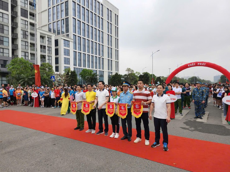 Lan tỏa Ngày chạy Olympic vì sức khỏe toàn dân năm 2026 tại phường Phúc Lợi- Ảnh 2.