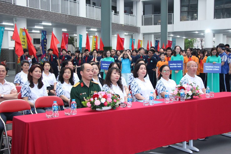 Phường Giảng Võ tổ chức "Ngày chạy Olympic vì sức khỏe toàn dân và Chung kết Giải chạy Báo Hà nội mới - Vì hoà bình năm 2026- Ảnh 1.