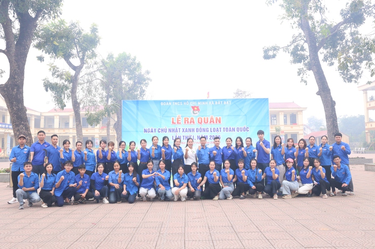 Tuổi trẻ xã Bất Bạt sôi nổi ra quân “Ngày chủ nhật xanh” – Phát huy tinh thần xung kích, tình nguyện vì cộng đồng- Ảnh 9.