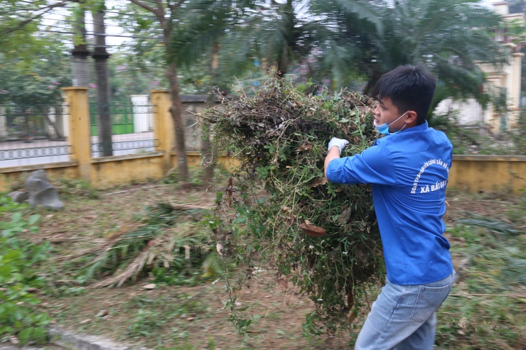Tuổi trẻ xã Bất Bạt sôi nổi ra quân “Ngày chủ nhật xanh” – Phát huy tinh thần xung kích, tình nguyện vì cộng đồng- Ảnh 5.