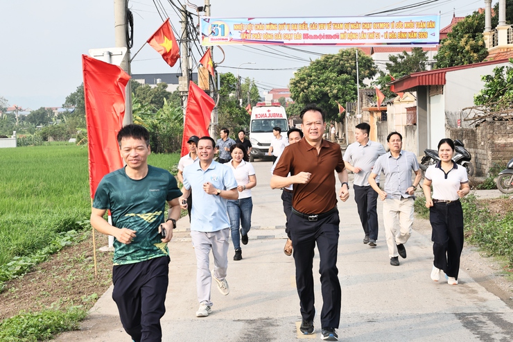 HÒA XÁ SÔI NỔI NGÀY CHẠY OLYMPIC VÌ SỨC KHỎE TOÀN DÂN NĂM 2026- Ảnh 4.
