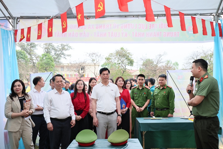 Chi đoàn Công an xã tuyên truyền kỹ năng PCCC tại Ngày hội Đoàn viên – Thanh niên 2026- Ảnh 5.