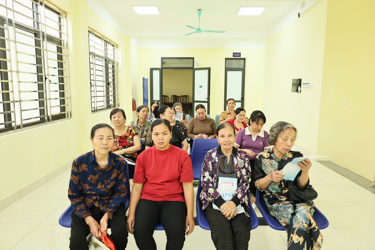 Trạm Y Tế xã Quảng Bị tổ chức khám sức khỏe, tầm soát ung thư vú và ung thư cổ tử cung cho chị em phụ nữ trên địa bàn xã- Ảnh 3.