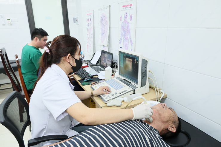 Trạm Y Tế xã Quảng Bị tổ chức khám sức khỏe, tầm soát ung thư vú và ung thư cổ tử cung cho chị em phụ nữ trên địa bàn xã- Ảnh 5.