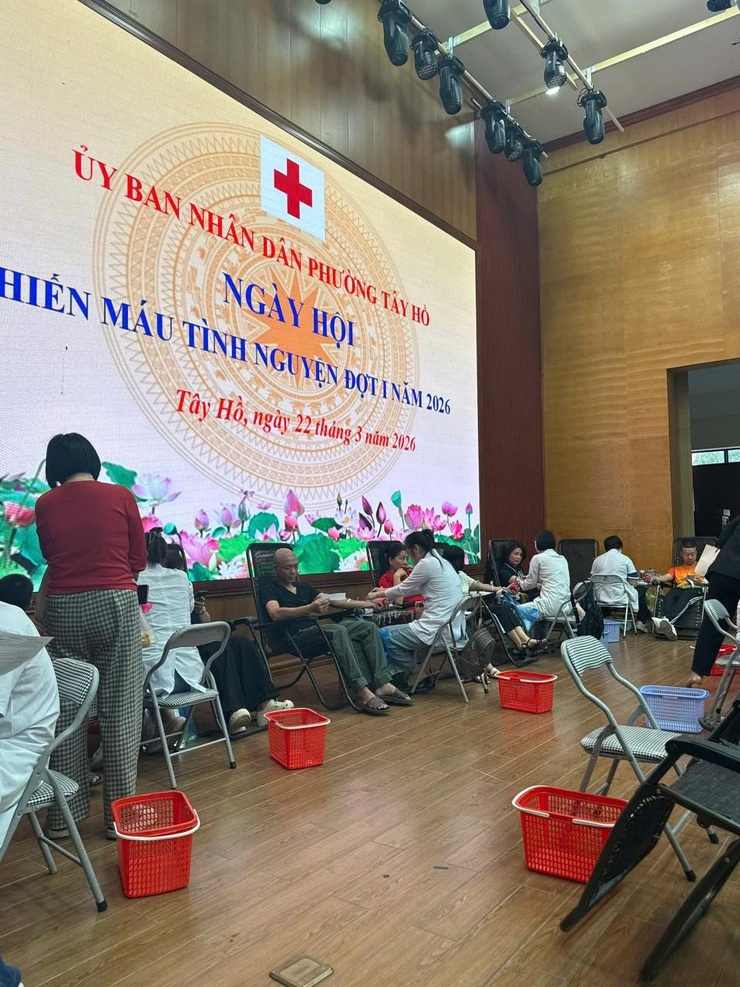 138 đơn vị máu được trao đi: Ấm áp Ngày hội hiến máu phường Tây Hồ!- Ảnh 5.